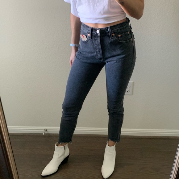 Leviโs 501 high rise skinny jean in faded black - Picture 12 of 16